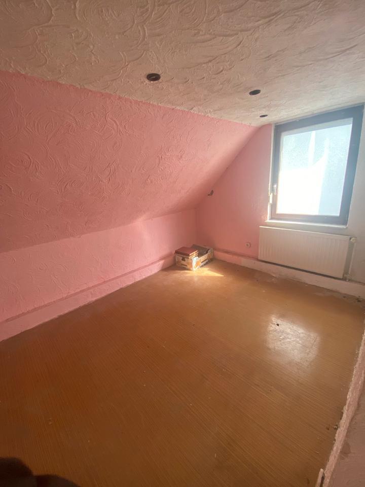 Haus in Duisburg Sanierungsbedürftig