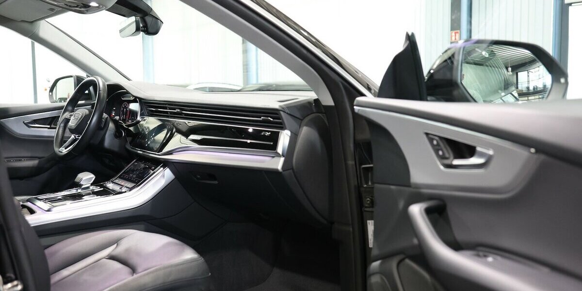 Audi Q8 55 TFSI E Q BUSINESS LUFTFAHRWERK, VOLL-LEDER 86.000 km 47.777 &euro; Hamm 59077