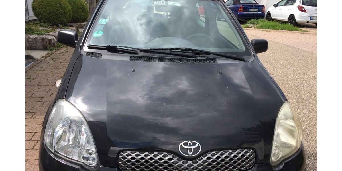 Toyota Yaris 122.500 km 2.500 € Weissach 71287
