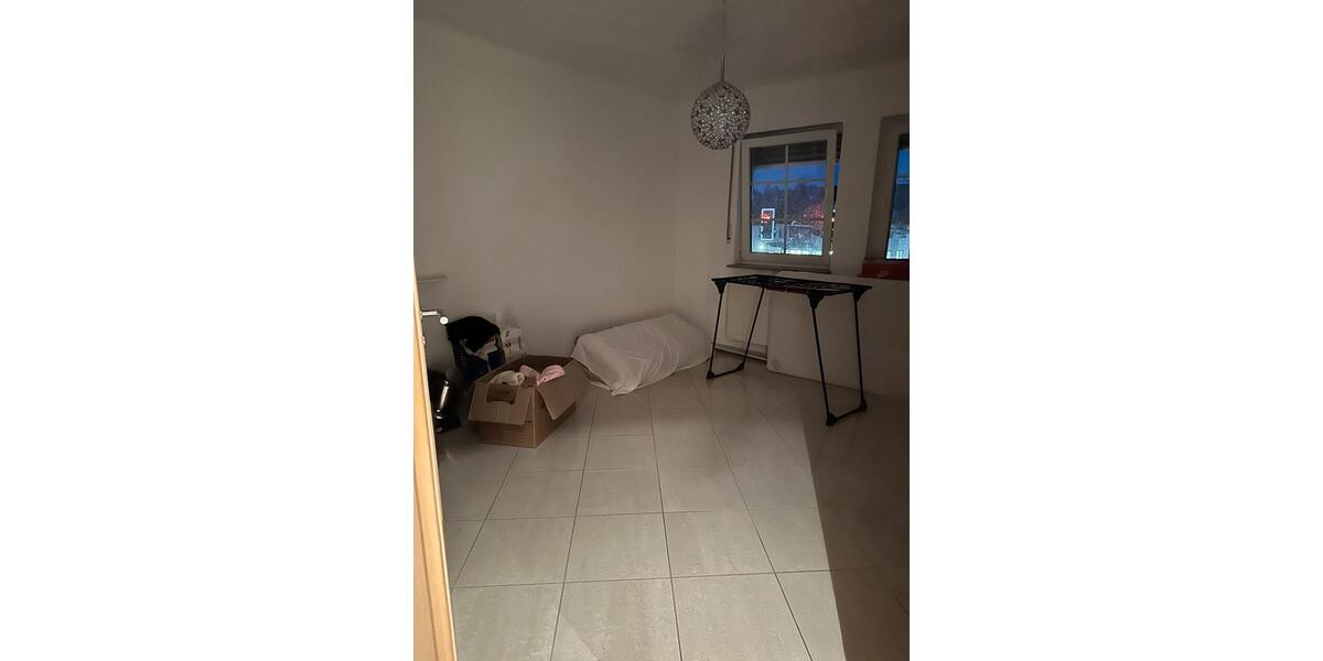 Etagenwohnung Steffenberg - 5 Zimmer, 112 m&sup2;, 1.500&euro; | Angebot:25764372