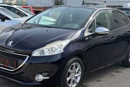 Peugeot 208 89.000 km 2.990 &euro; Filderstadt bei Stuttgart 70794