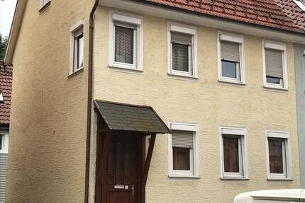 Haus Albstadt Gemarkung Onstmettingen - 6 Zimmer, 120 m&sup2;, 1.300&euro; | Angebot:25413811