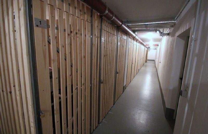 2 ZIMMER APARTMENT MIT EINBAUKÜCHE IM DACHGESCHOSS... 2 zimmer