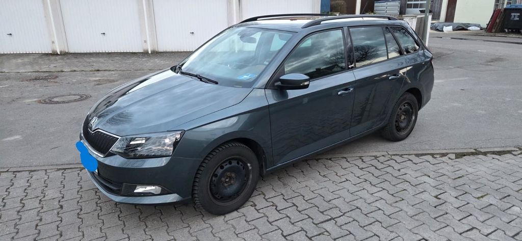 Skoda Fabia 95.500 km 10.900 &euro; Rosenheim 83024