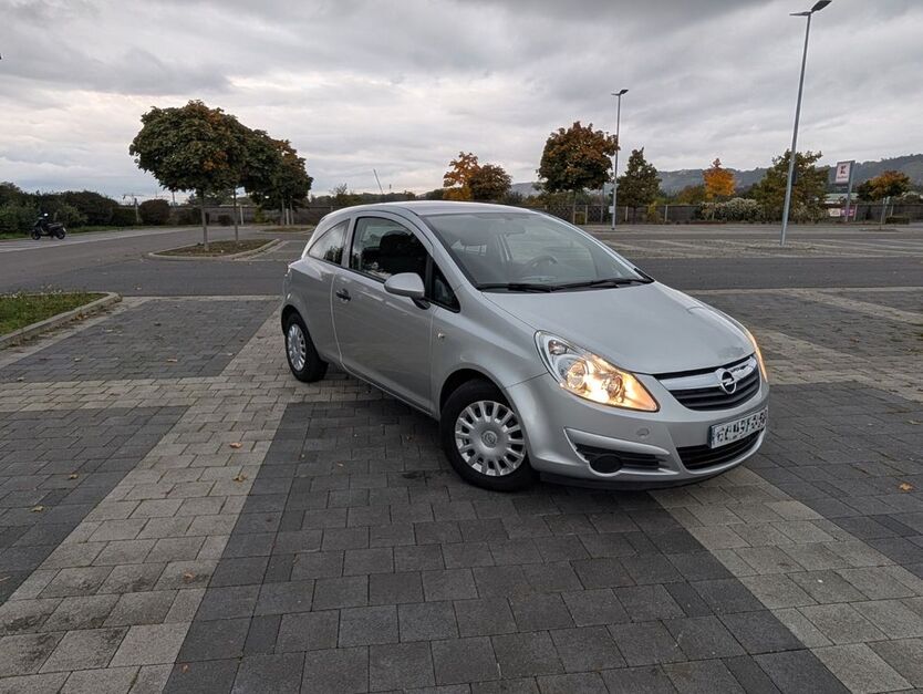 Opel Corsa 42.255 km 5.555 € Radebeul 01445