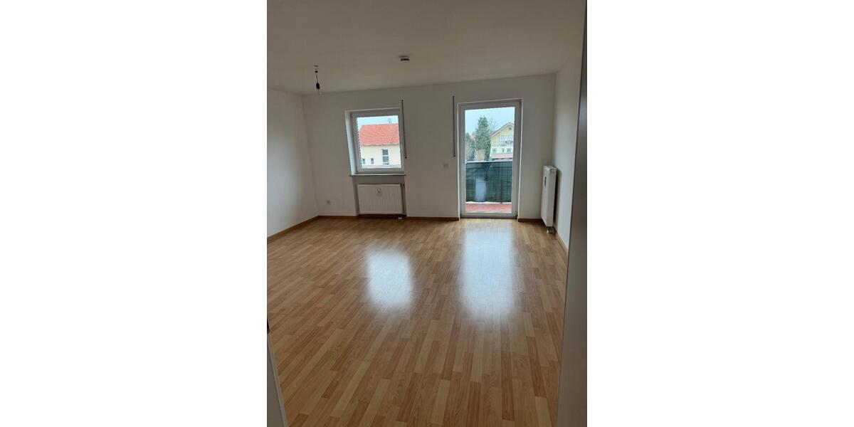 Etagenwohnung Wallersdorf - 3 Zimmer, 76 m&sup2;, 760&euro; | Angebot:25378096