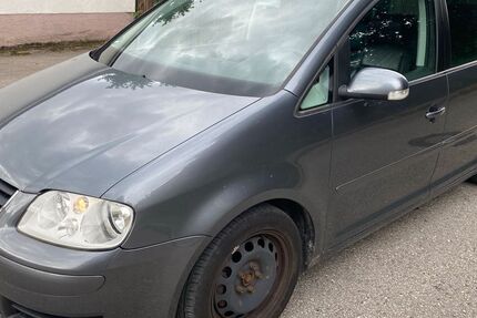 VW Touran 192.122 km 999 &euro; München 81929