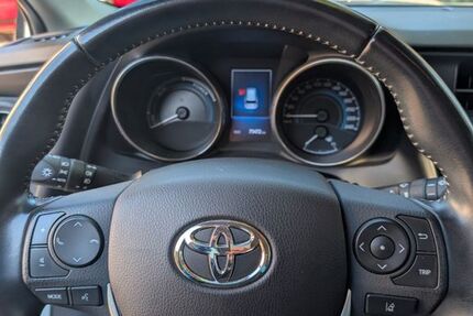 Toyota Auris 75.000 km 16.000 &euro; Leipzig - Nordost 04349