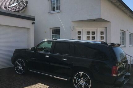 Cadillac Escalade 200.100 km 22.999 &euro; Lohfelden 34253