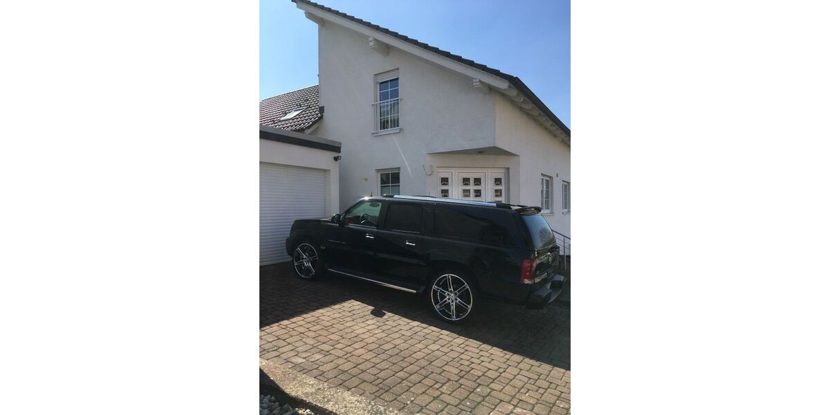 Cadillac Escalade 200.100 km 22.999 &euro; Lohfelden 34253