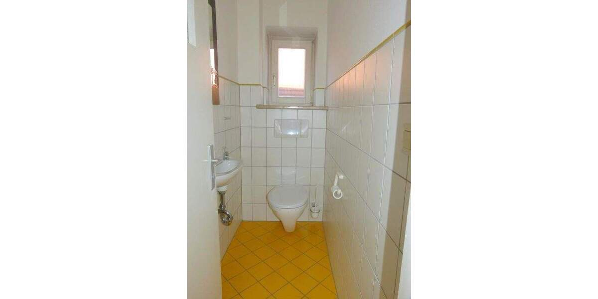 Etagenwohnung Burglengenfeld - 4 Zimmer, 127 m&sup2;, 850&euro; | Angebot:25070508