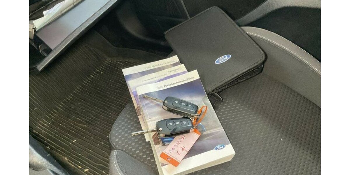 Ford Focus Navi Temp Sth Spurh CarPlay 5xServ GARANTIE 30.000 km 14.900 &euro; Erftstadt 50374