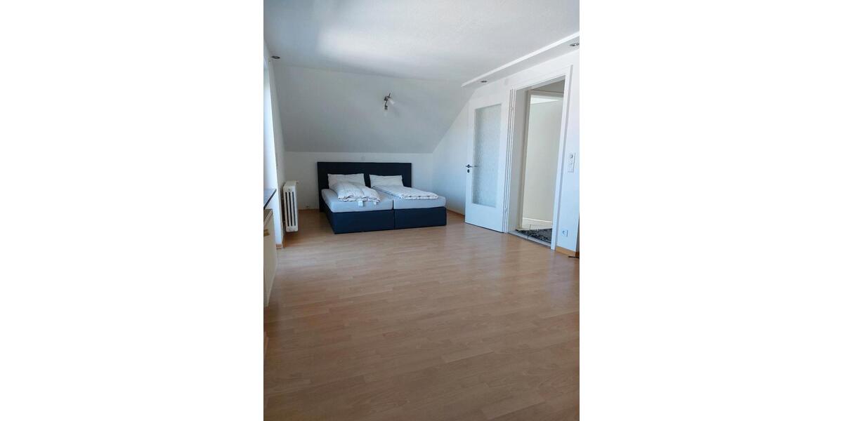 Dachgeschoßwohnung Aach - 2.5 Zimmer, 80 m&sup2;, 800&euro; | Angebot:26414082