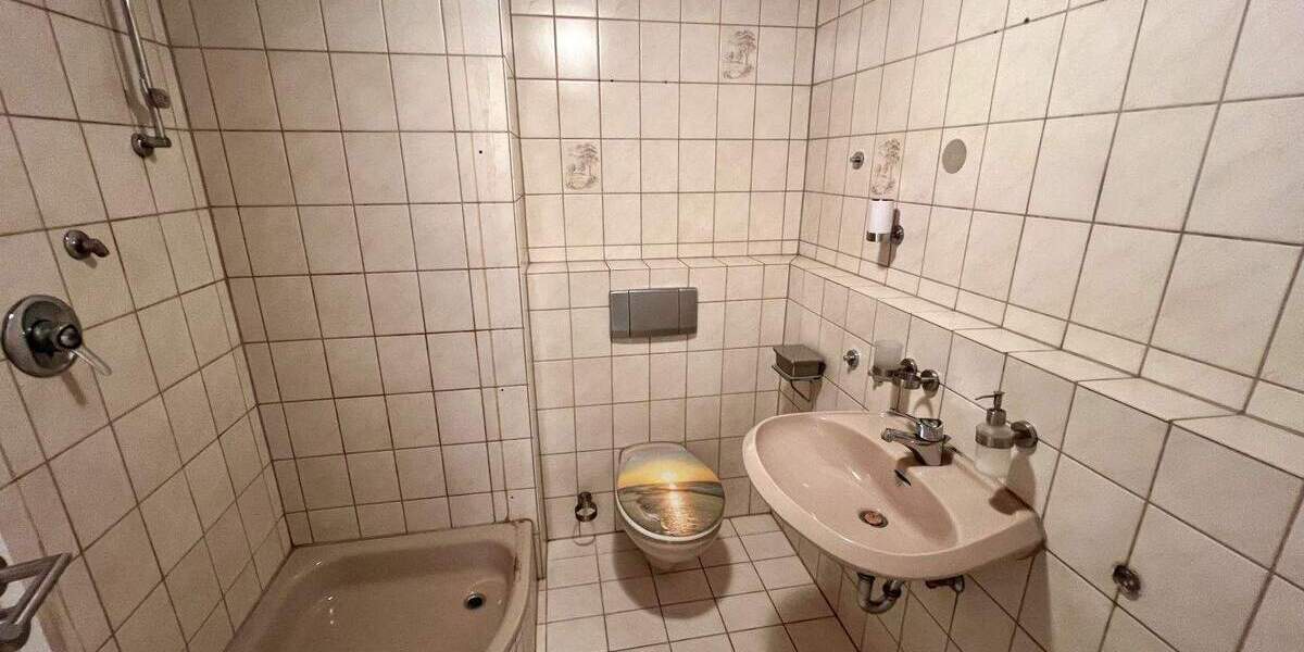 Einfamilienhaus Roth - 3 Zimmer, 110 m&sup2;, 1.200&euro; | Angebot:25602660