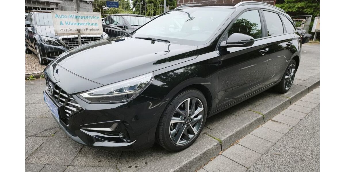 Hyundai i30 92.000 km 11.450 &euro; Mönchengladbach - Odenkirchen 41199