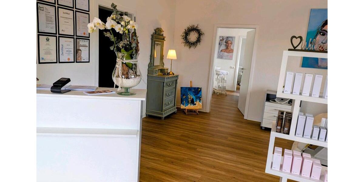 vermiete einen Arbeitsplatz im Kosmetikinstitut zimmer