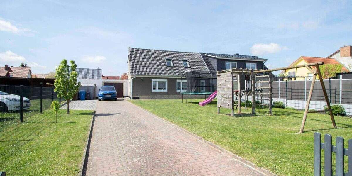 Bezugsfertiges Zuhause mit neu gestaltetem Innenhof und Spiel-Wiese für die Kinder 5 zimmer