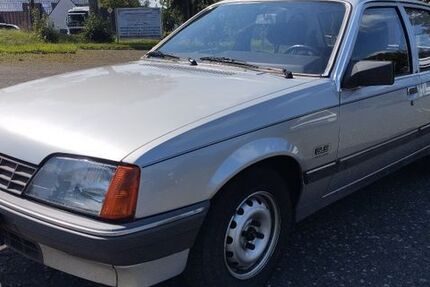 Opel Rekord 107.200 km 2.999 &euro; Paderborn 33104
