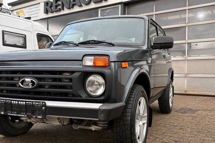 Lada Niva 47.000 km 17.590 &euro; Liebenau 31618
