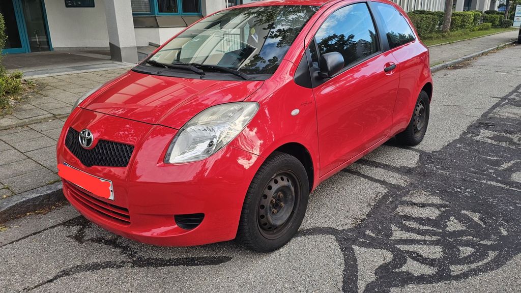 Toyota Yaris 185.000 km 3.200 &euro; Puchheim 82178