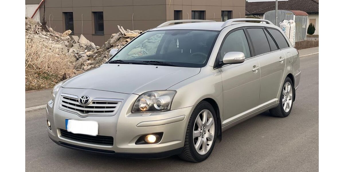 Toyota Avensis 207.000 km 4.100 &euro; Oberndorf am Neckar 78727