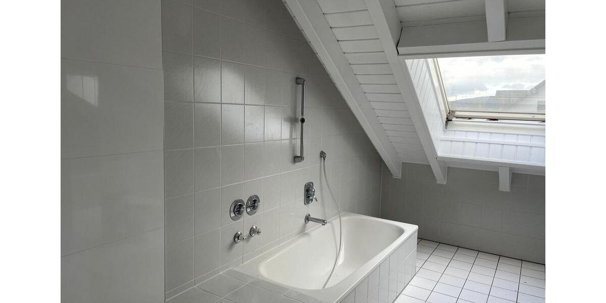 Dachgeschoßwohnung Karlstein am Main - 3.5 Zimmer, 115 m&sup2;, 1.090&euro; | Angebot:26406765
