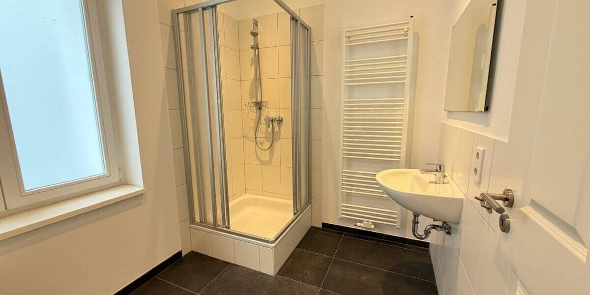 Etagenwohnung Frankfurt am Main Sachsenhausen - 2 Zimmer, 80 m&sup2;, 1.180&euro; | Angebot:26345207