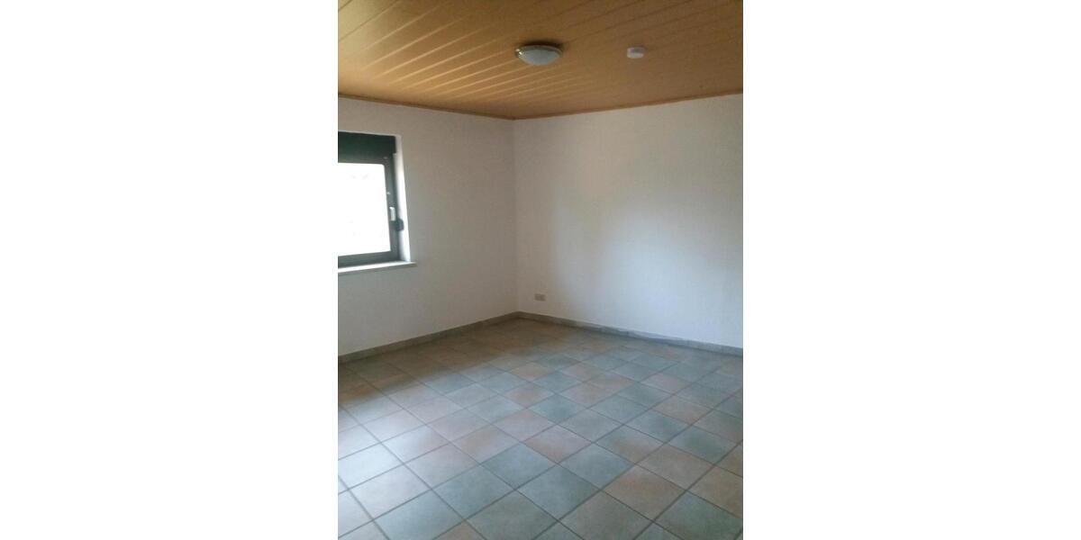 Etagenwohnung Sonnewalde - 3 Zimmer, 130 m&sup2;, 550&euro; | Angebot:27633047
