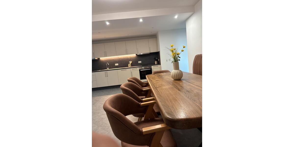 Etagenwohnung Leinfelden-Echterdingen Echterdingen - 10 Zimmer, 238 m&sup2;, 590&euro; | Angebot:26645508