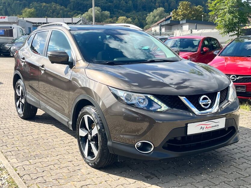 Nissan Qashqai 31.478 km 14.599 € Heidenheim 89520