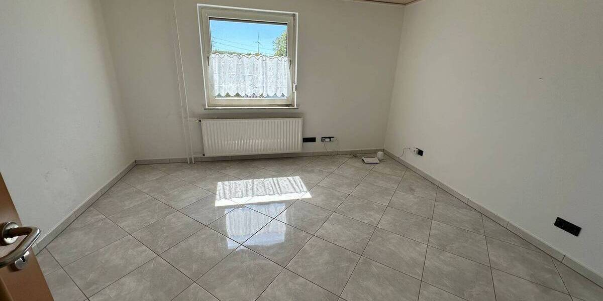 Mehrfamilienhaus, Wohnhaus Homberg (Efze) Roppershain - 6 Zimmer, 160 m&sup2;, 225.000&euro; | Angebot:26499511