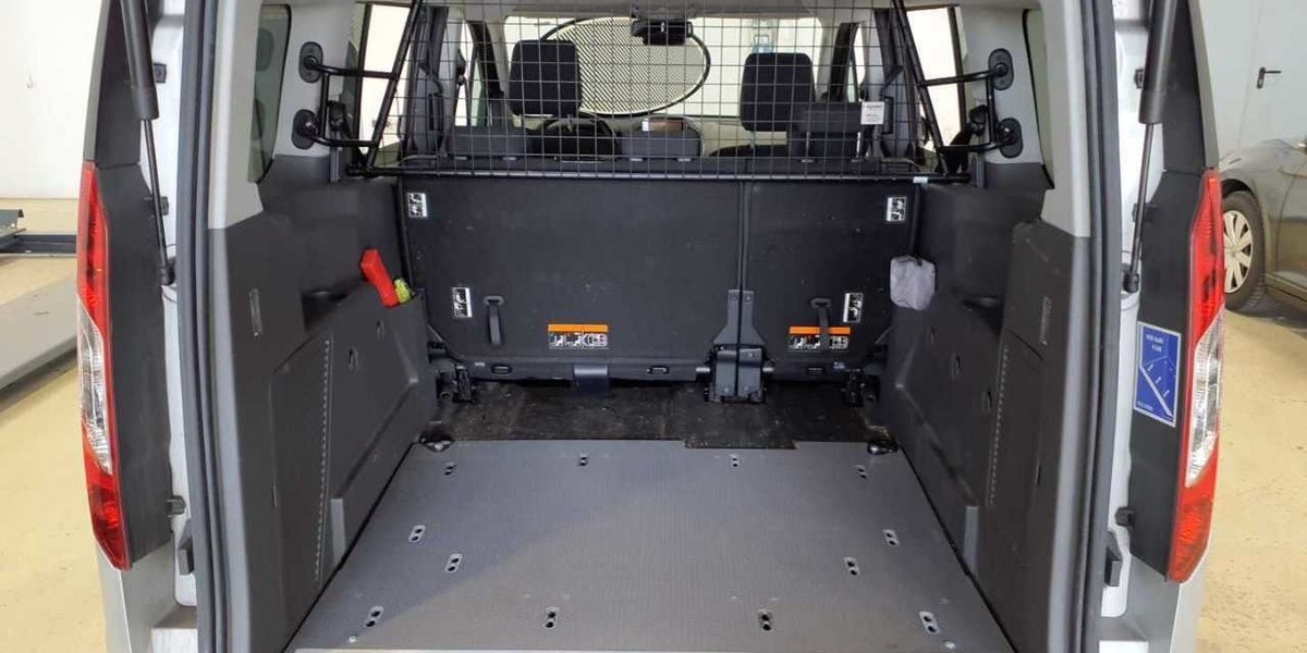 Ford Transit Connect L2 KOMBI SHZ/SPUR/TOTW/STANDHEIZ 118.347 km 16.490 &euro; Hatten 26209