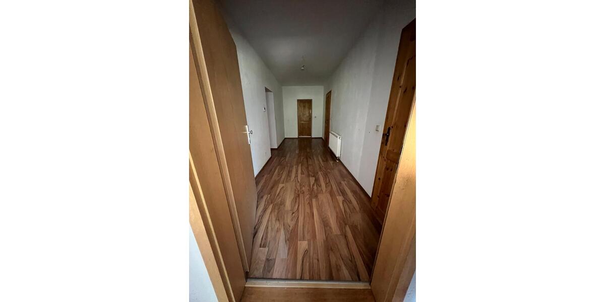 Etagenwohnung Schleusingen - 4.5 Zimmer, 104 m&sup2;, 676&euro; | Angebot:25641755