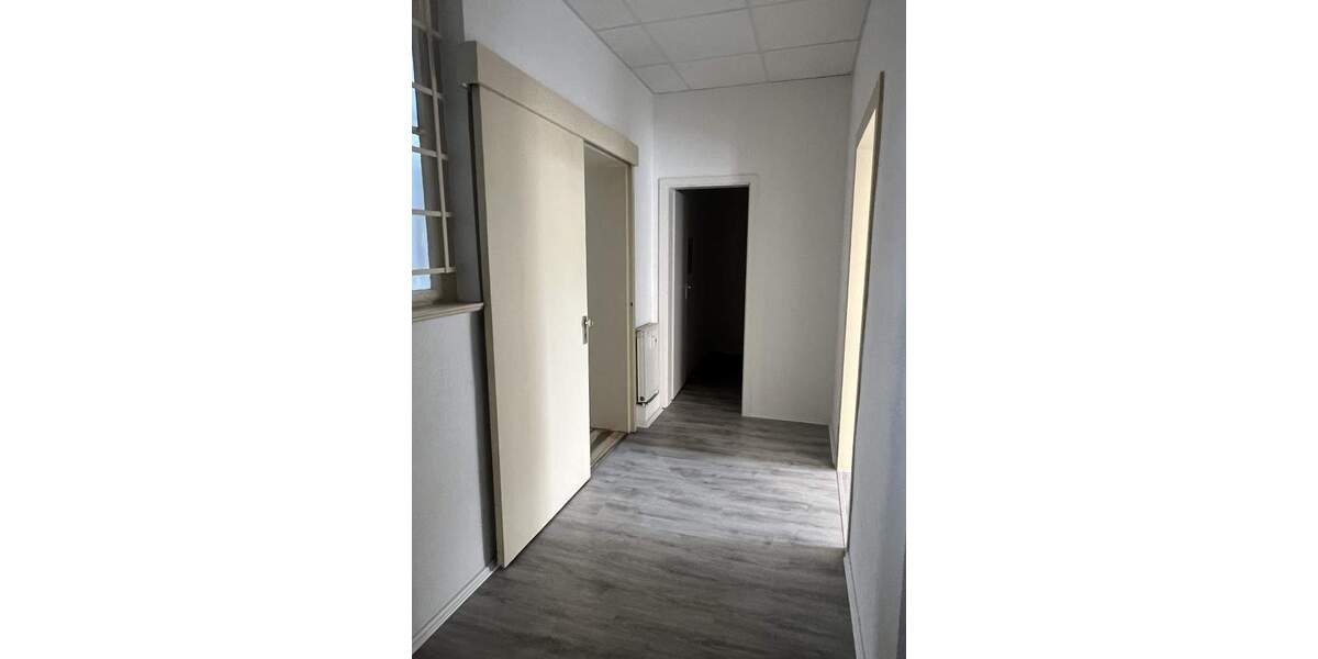 Gewerbeobjekt Döbeln - 4 Zimmer, 82 m&sup2;, 399&euro; | Angebot:25709003