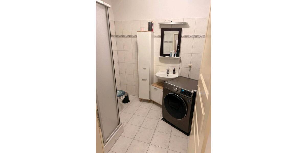 Vermieten schöne 2 Raumaltbauwohnung in Stadtmitte 2 zimmer