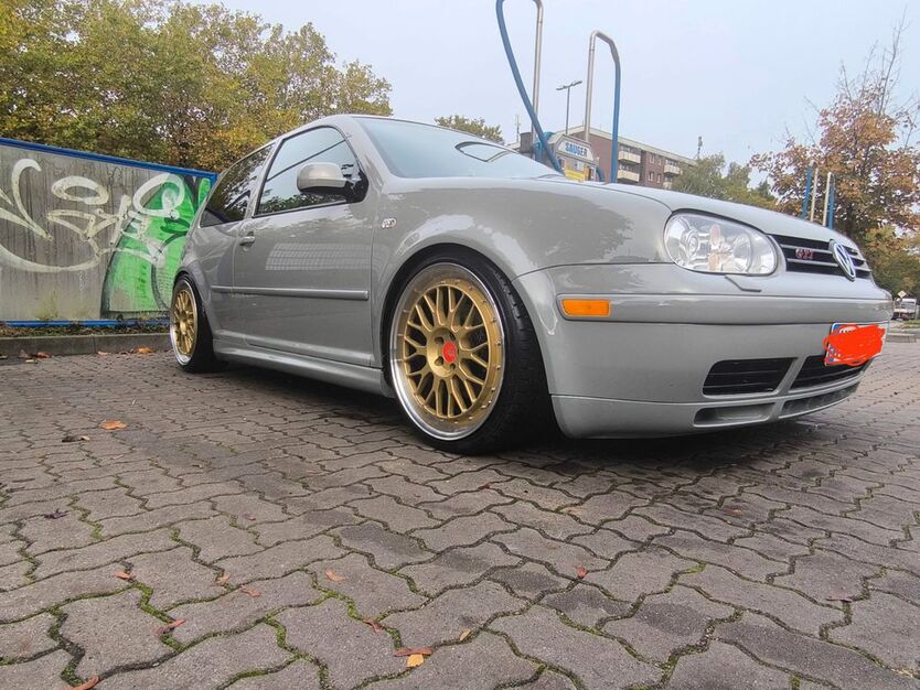 VW Golf 216.910 km 7.200 € Hamburg 22525