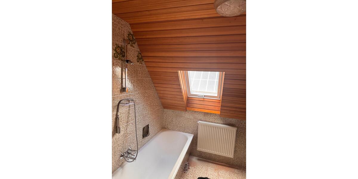 Dachgeschoßwohnung Rottenburg an der Laaber - 3 Zimmer, 103 m&sup2;, 800&euro; | Angebot:26019906