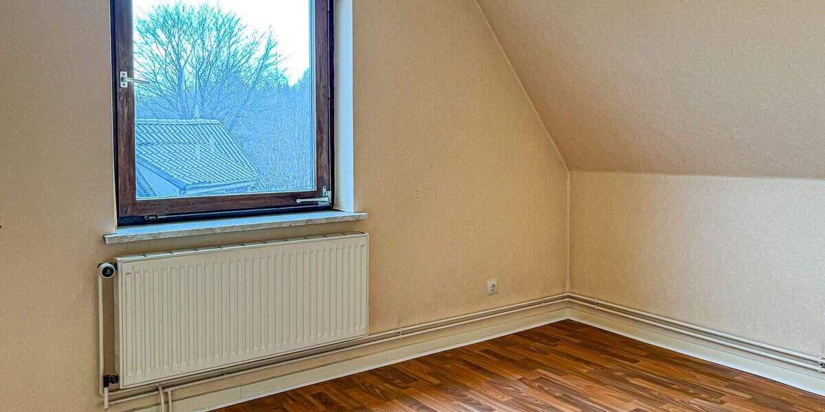 Doppelhaushälfte Kiel Elmschenhagen-Süd - 6 Zimmer, 140 m&sup2;, 310.000&euro; | Angebot:25371558