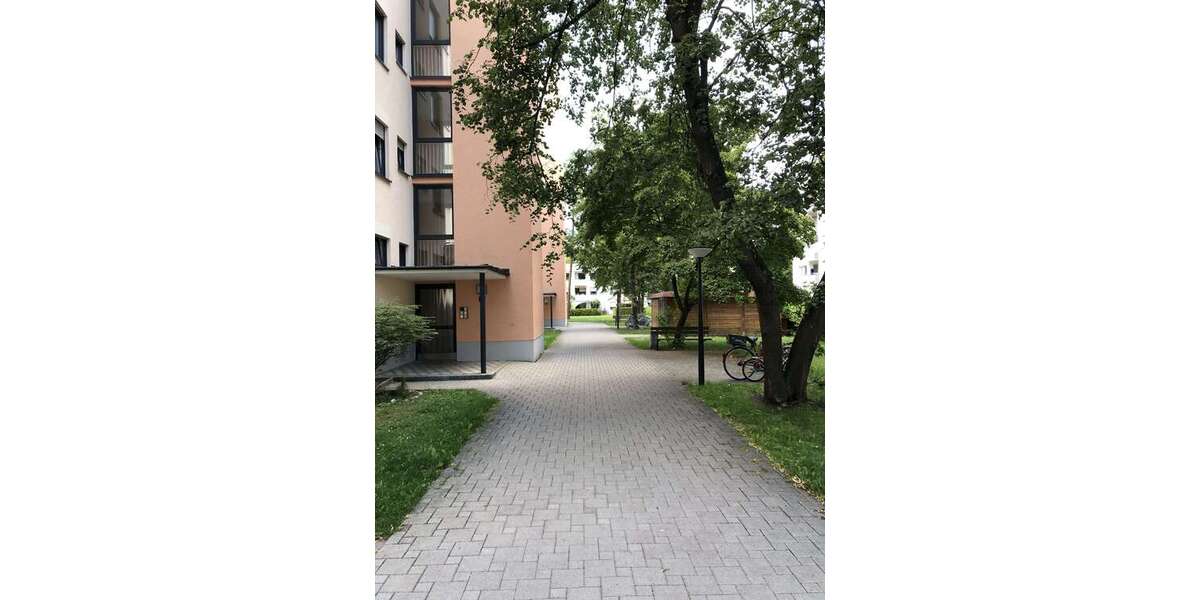 Etagenwohnung Augsburg Hochzoll - 4 Zimmer, 93 m&sup2;, 1.120&euro; | Angebot:25356367