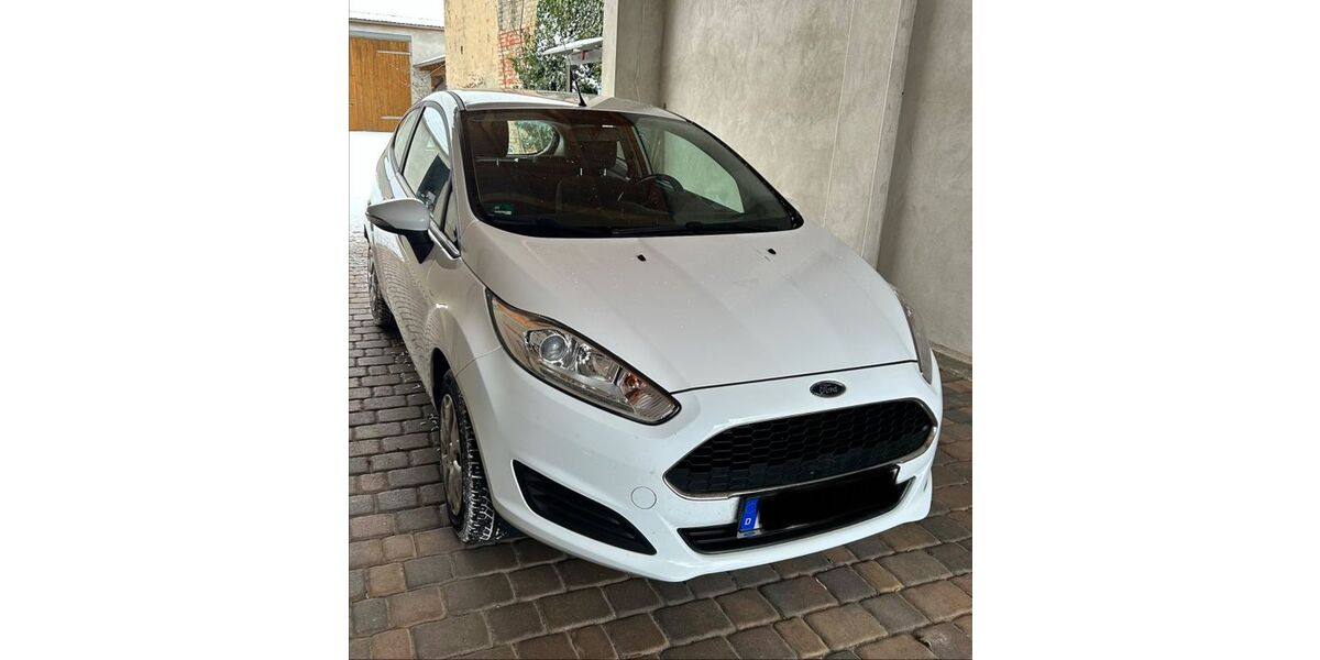 Ford Fiesta 147.000 km 5.000 &euro; Ziesar 14793
