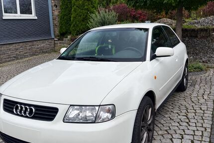 Audi A3 94.000 km 2.500 &euro; Eisfeld 98673