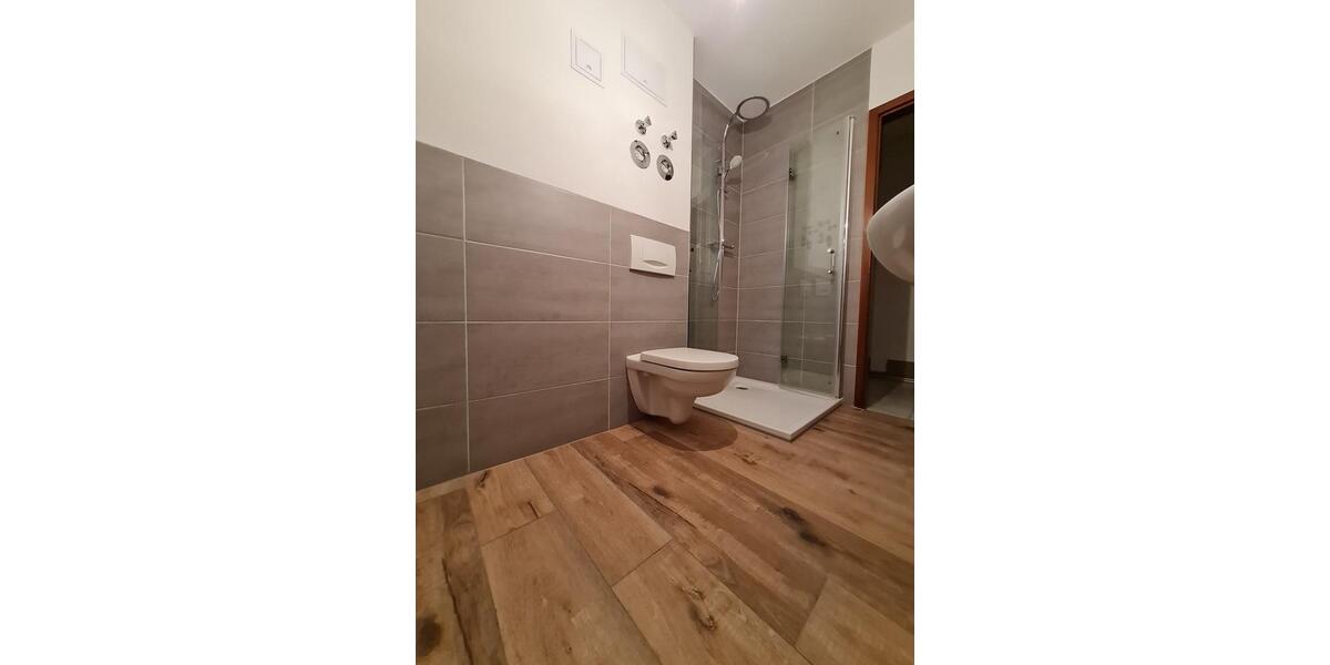 Etagenwohnung Glauchau - 2 Zimmer, 48 m&sup2;, 53.000&euro; | Angebot:24975976