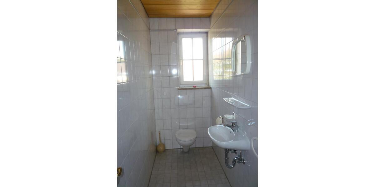 Etagenwohnung Aichen - 6 Zimmer, 202 m&sup2;, 990&euro; | Angebot:26261881