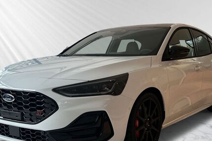 Ford Focus 20.000 km 33.900 &euro; Neuler 73491