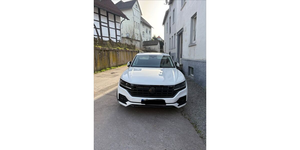 VW Touareg 141.500 km 31.400 &euro; Kalletal 32689