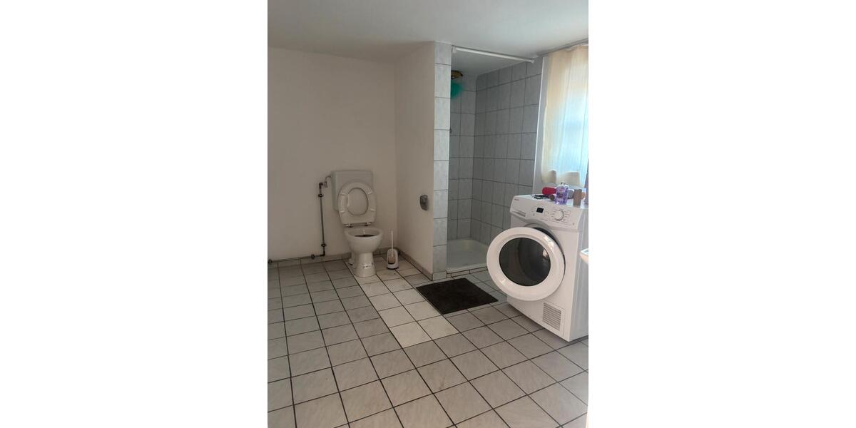 Etagenwohnung Essenbach - 5 Zimmer, 130 m&sup2;, 22&euro; | Angebot:25340172