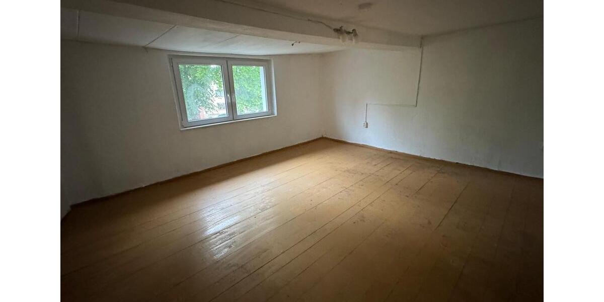 Einfamilienhaus An der Schmücke - 4 Zimmer, 110 m&sup2;, 49.000&euro; | Angebot:27018006