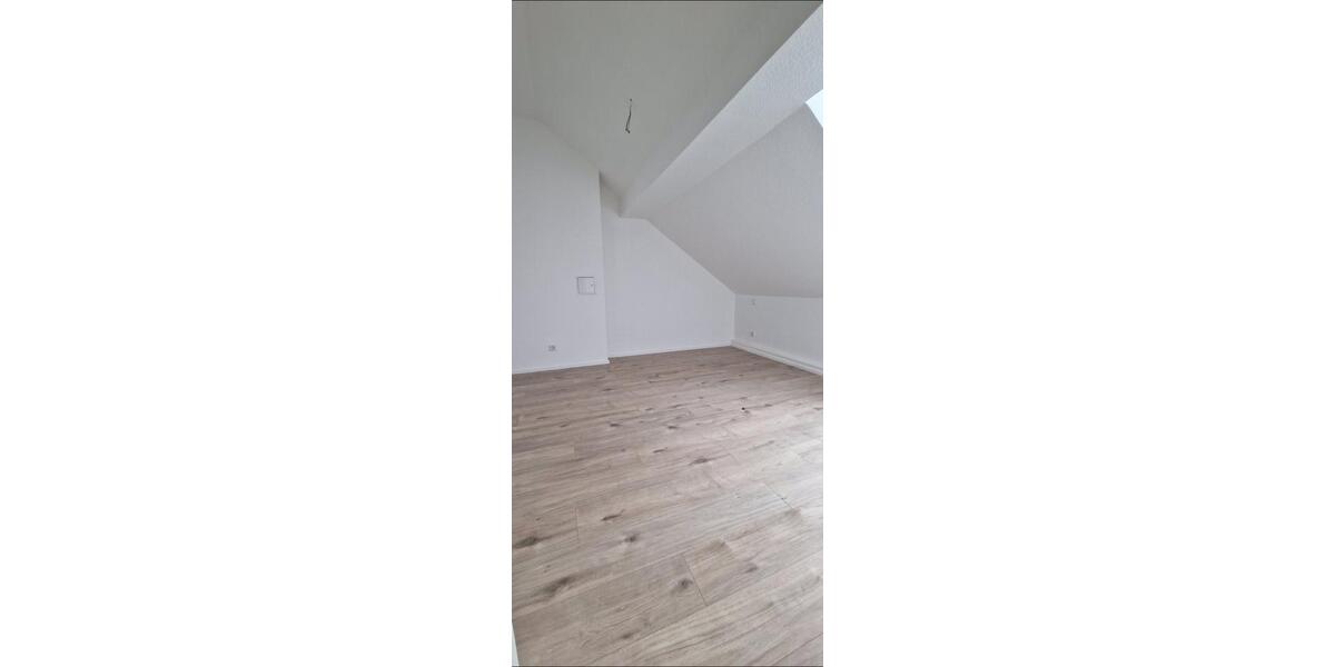Dachgeschoßwohnung Bottrop - 2 Zimmer, 75 m&sup2;, 900&euro; | Angebot:24803225