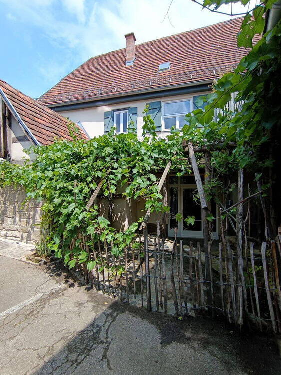 Dieses charmante Zuhause, im alten Ortskern von Stuttgart Weilimdorf, sucht Bewohner!