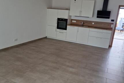 Zentrumsnahe Erdgeschosswohnung inkl. Küche ab sofort zu vermieten! 2 zimmer